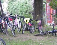 Szőregen pihentek meg a deszki biciklisek | 2014. szeptember 7.  vasárnap | Fotó: szegedma.hu