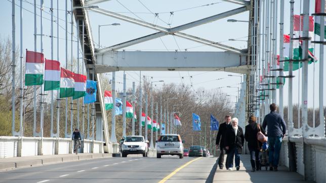 Belvárosi híd: megújul a gyalogjárda