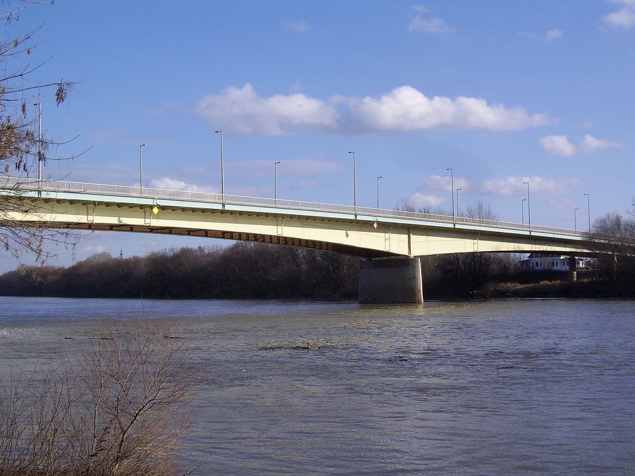 Elbontják a Bertalan híd korlátját 28 méteren, sebességkorlátozás és sávlezárás várható három hónapig