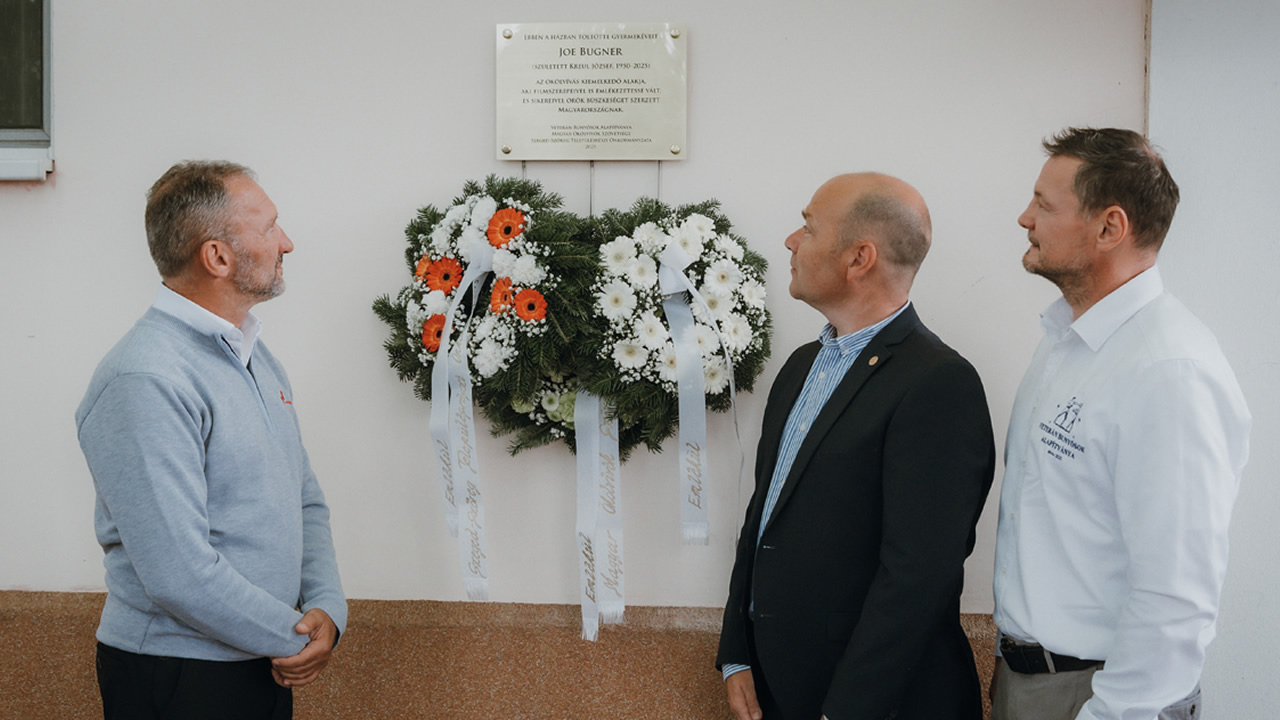 Emléktáblával tiszteleg Szőreg világhírű ökölvívója előtt