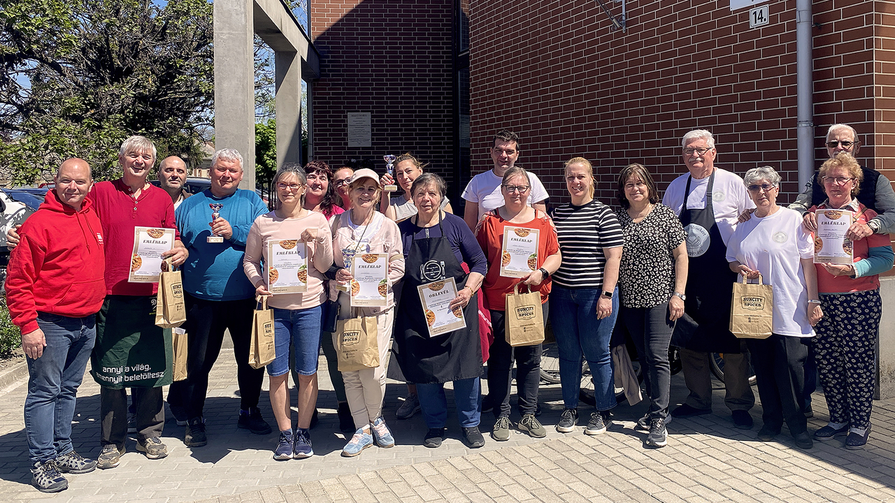 Kilenc bogrács, sok gyerekmosoly és egy délelőttnyi beszélgetés – ilyen volt az idei Szőregi Majális